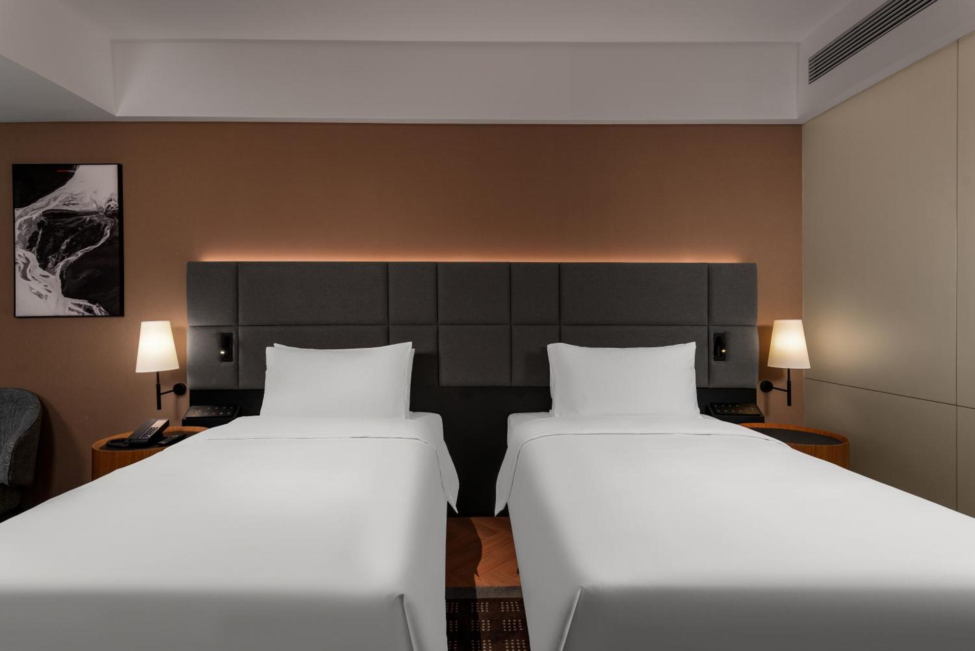 Intercity Hotel Guangzhou South Railway Station - Free Minibar Including Erdinger Weissbier Εξωτερικό φωτογραφία