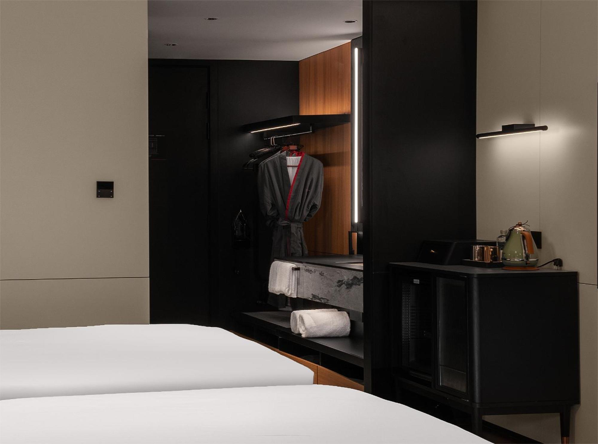 Intercity Hotel Guangzhou South Railway Station - Free Minibar Including Erdinger Weissbier Εξωτερικό φωτογραφία