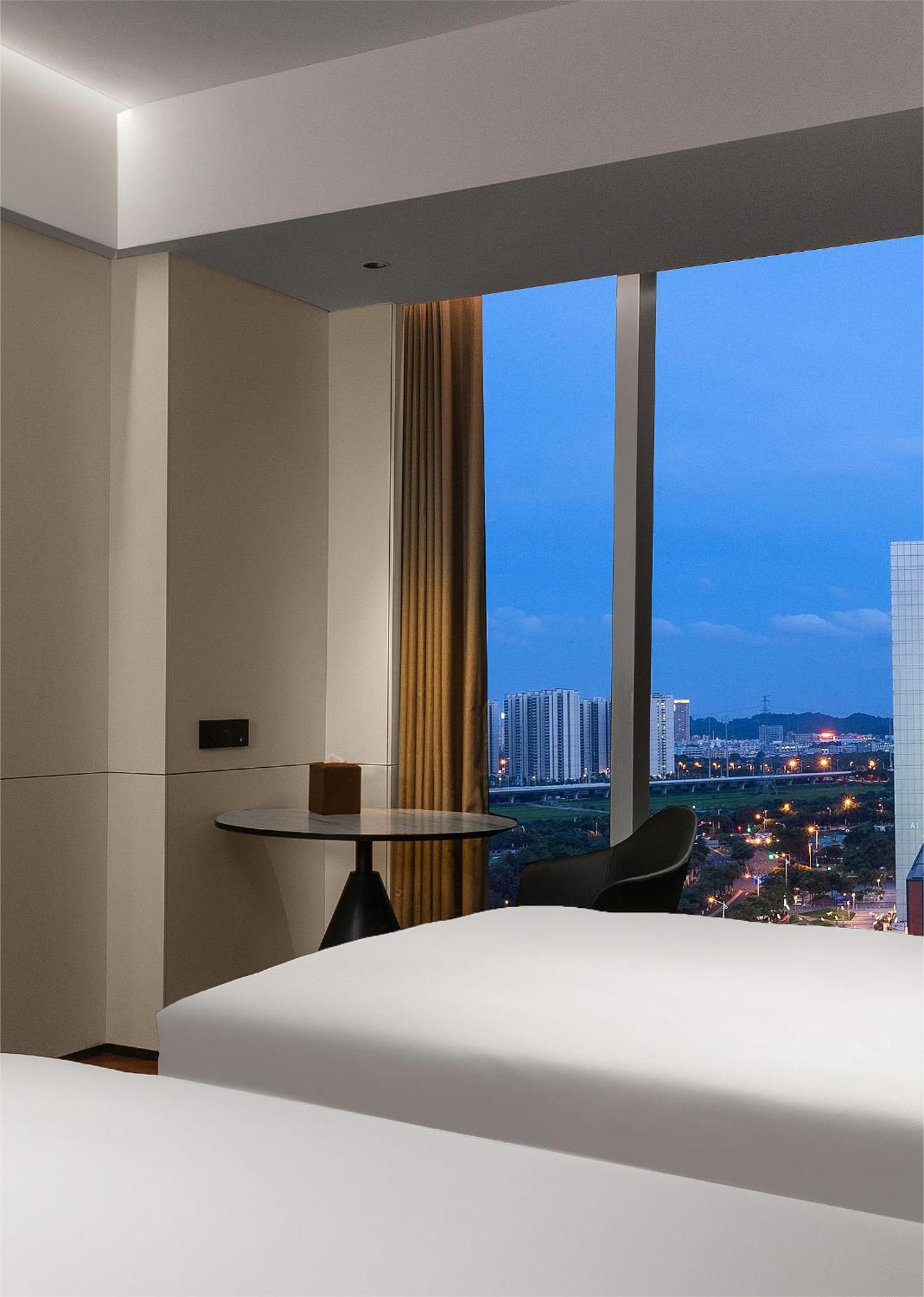 Intercity Hotel Guangzhou South Railway Station - Free Minibar Including Erdinger Weissbier Εξωτερικό φωτογραφία